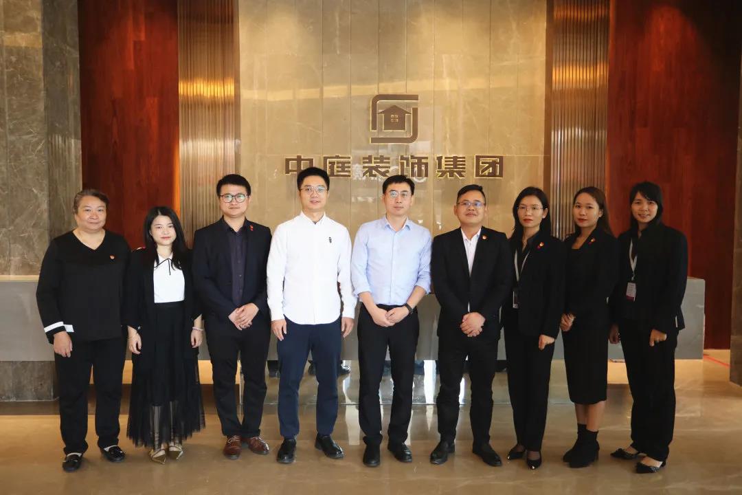 兩新黨建丨青秀區(qū)組織部、兩新組織黨工委領(lǐng)導(dǎo)到集團(tuán)調(diào)研并指導(dǎo)黨建工作